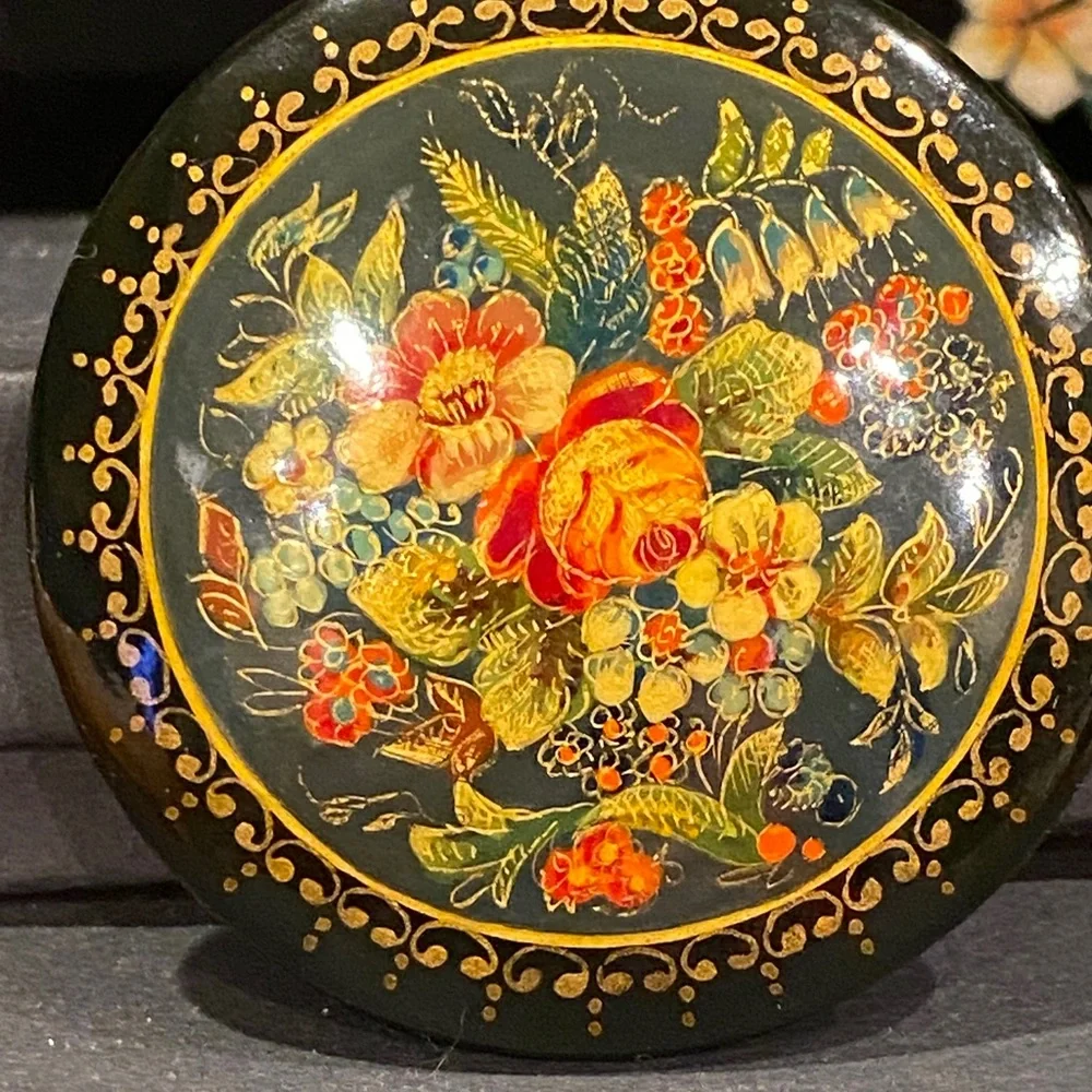 Russian Hand Painted Signed Floral Brooch with Gold and Orange Accents - Picture 2 of 4